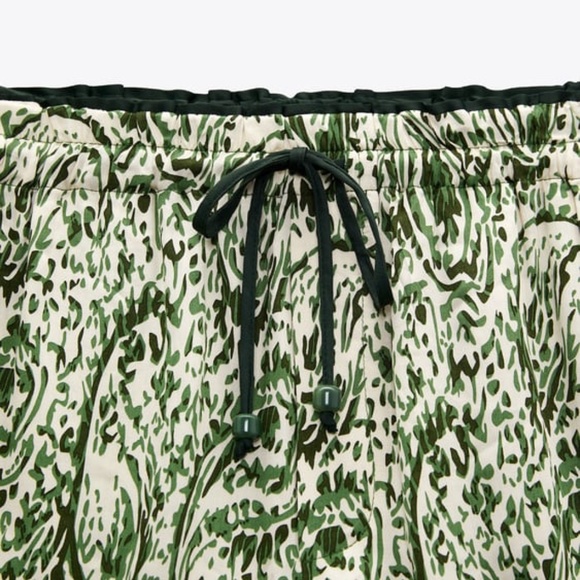 NWT ZARA PRINTED SATIN EFFECT SHORTS Ecru / Green - Picture 6 of 6